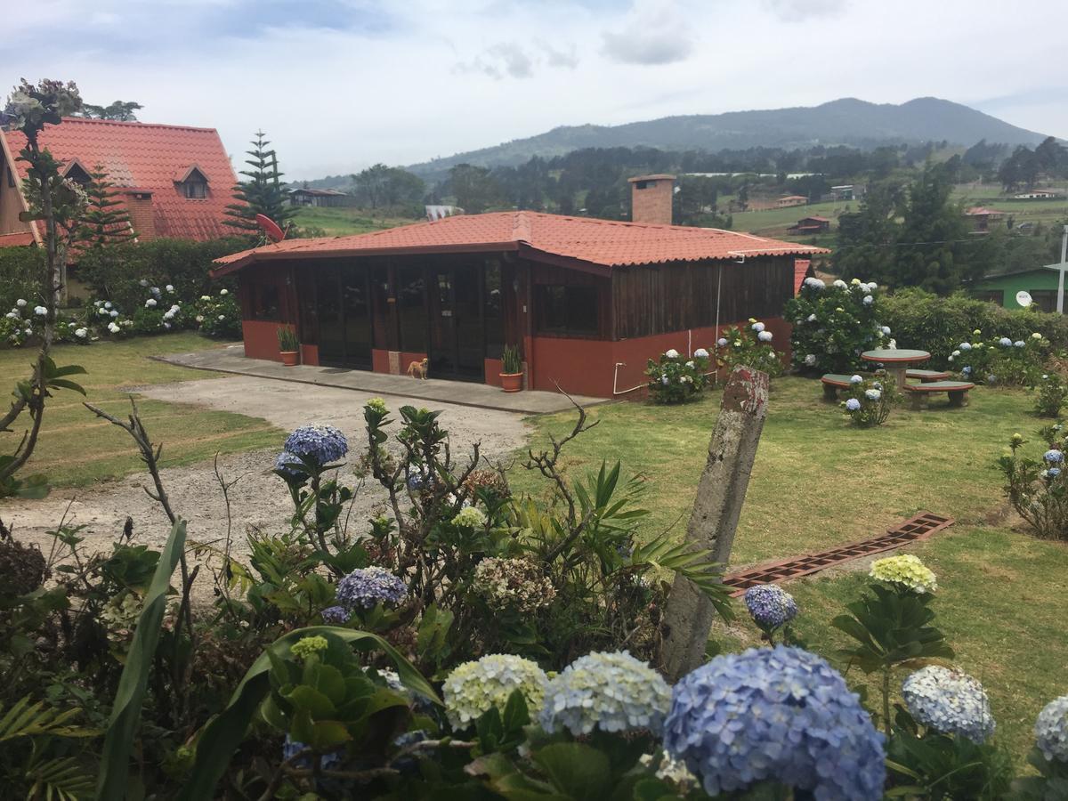 Hotel Chalets Los Volcanes Fraijanes Exterior foto