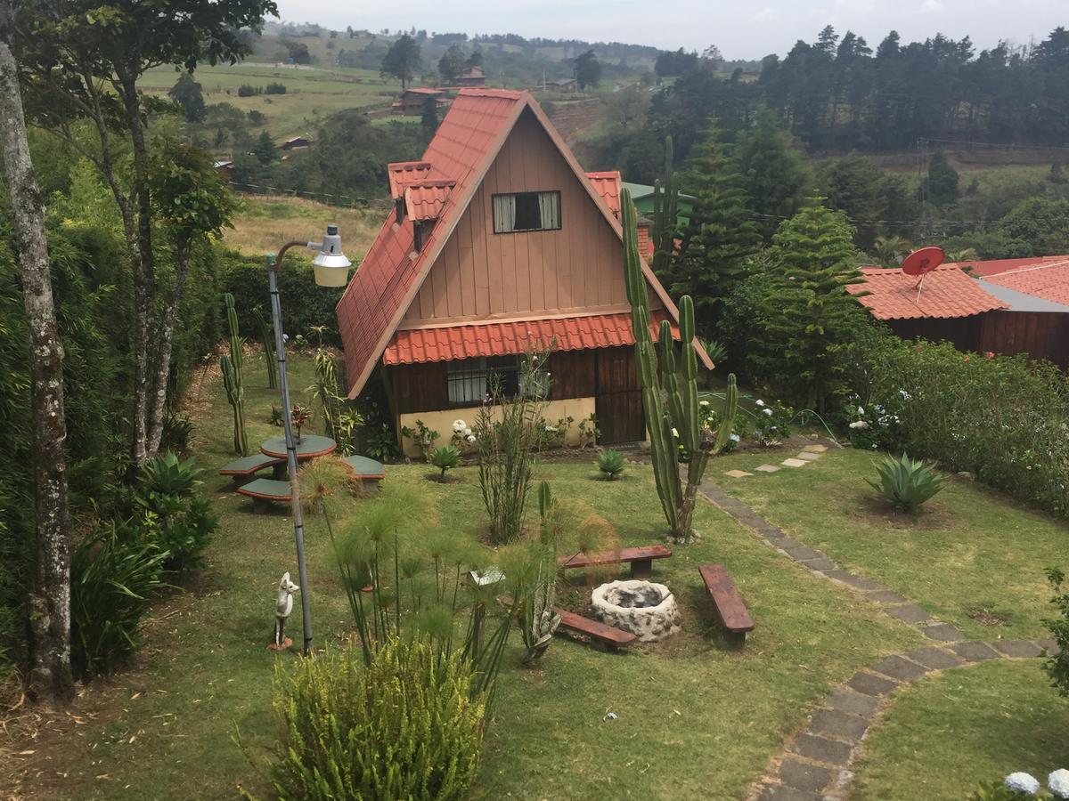 Hotel Chalets Los Volcanes Fraijanes Exterior foto