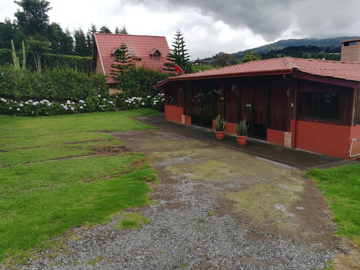 Hotel Chalets Los Volcanes Fraijanes Exterior foto